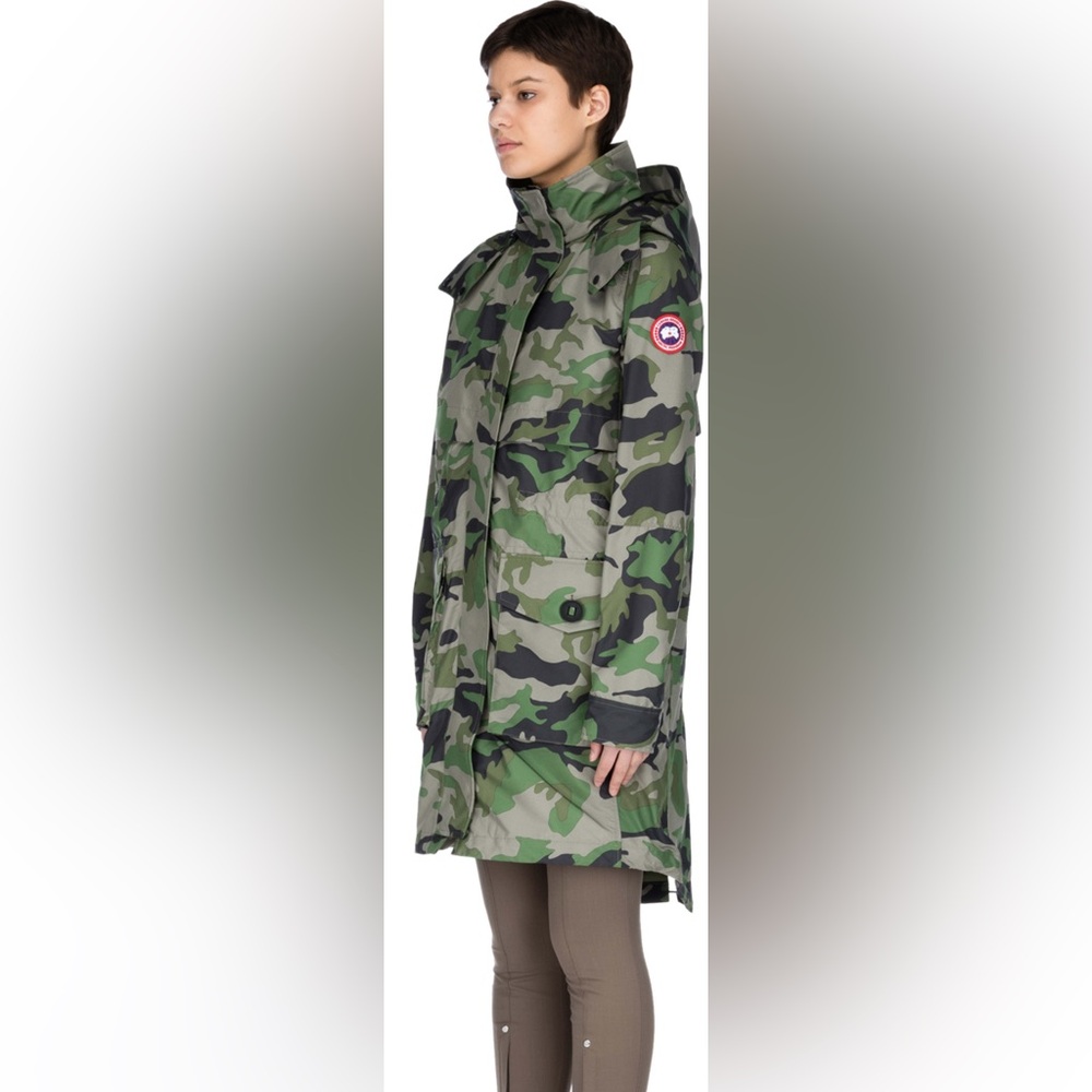 Canada Goose Camouflage Hooded Women's rain Jacket
